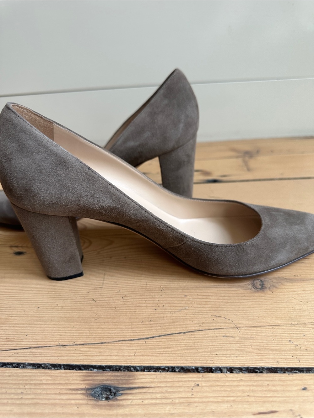 Manolo Blahnik Suede Block-Heel Pumps - Picture 6 of 10
